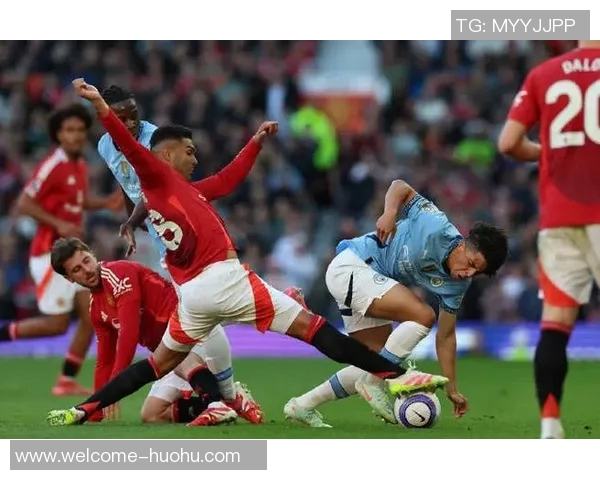 诺丁汉森林正式投诉曼城比赛判罚引发广泛关注与讨论 诺丁汉森林正式投诉曼城比赛判罚引发广泛关注与讨论